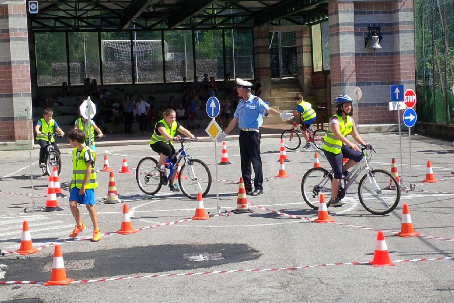 <!--:it-->Stamattina a Mombello (VA) bambini protagonisti di “Pedala… Pedala in Sicurezza!”<!--:-->