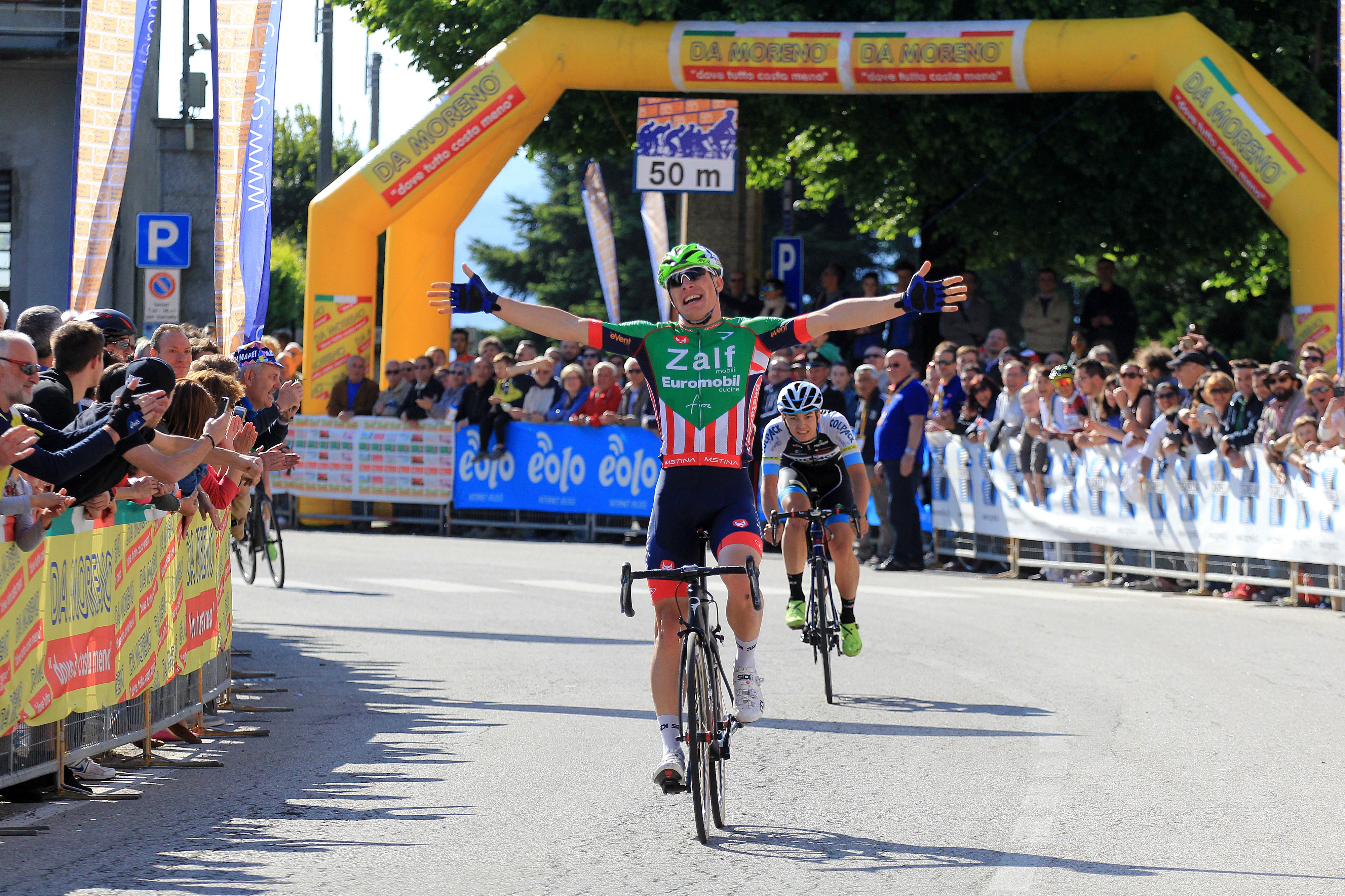 <!--:it-->Simone Bevilacqua ha vinto il “Trofeo Corri per la Mamma – Coppa dei Laghi – Trofeo Almar”<!--:-->