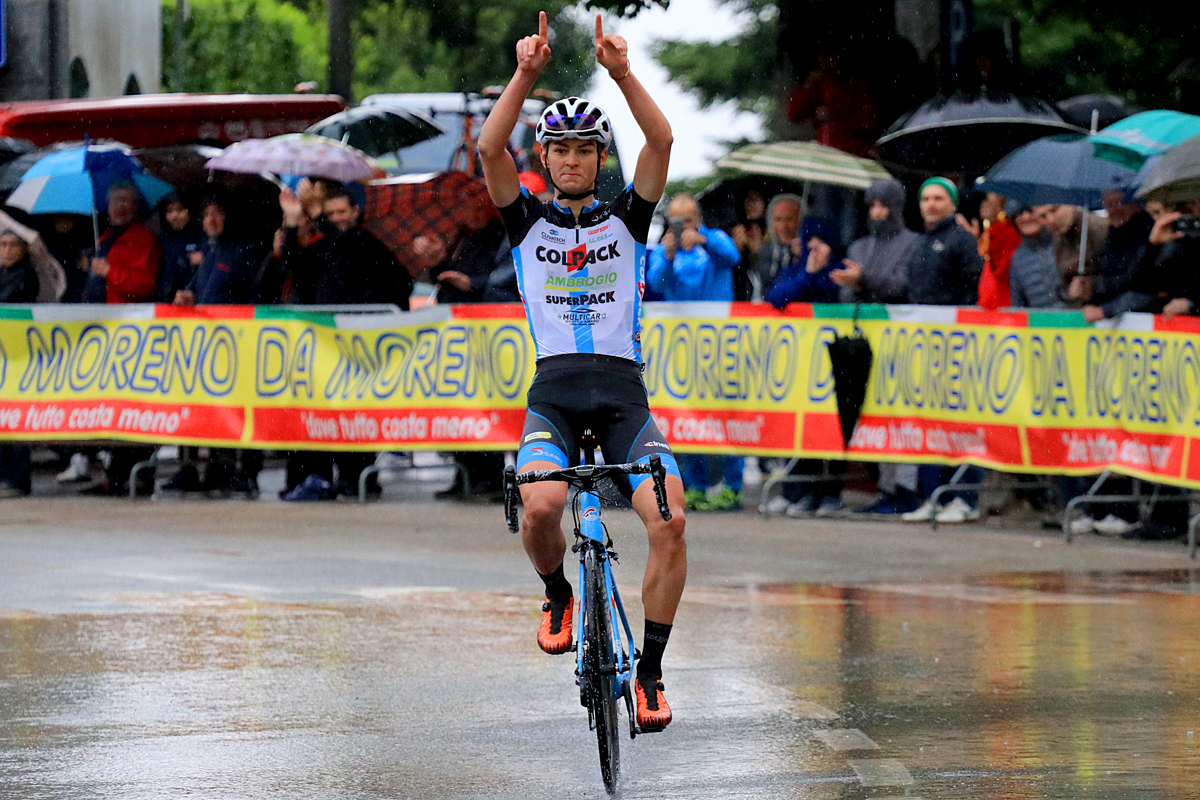 <!--:it-->Fantastico assolo di Alessandro Covi al “Trofeo Corri per la Mamma – Trofeo Giucolsi – Coppa dei Laghi – Trofeo Almar”<!--:-->